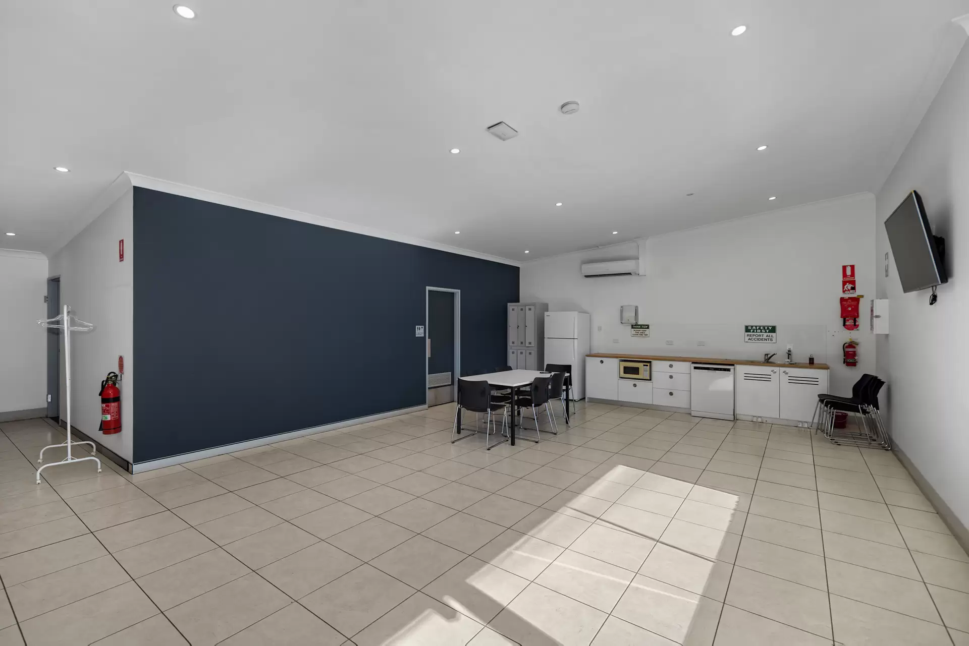 Narrabeen For Lease by One Commercial - image 1
